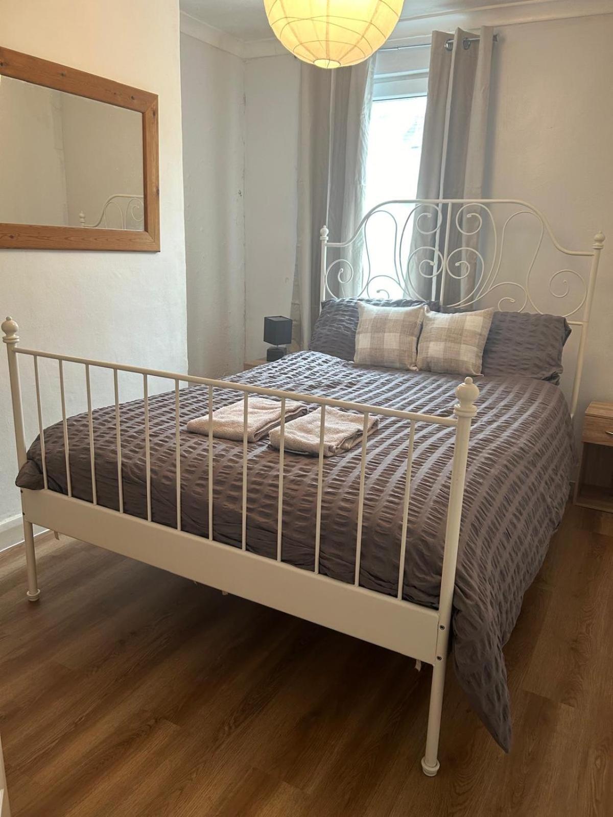 Central Cheltenham House - Sleeps 4/Pet Friendly Luaran gambar
